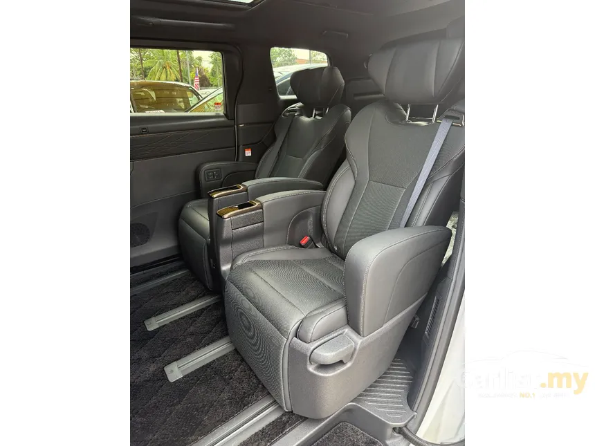 2024 Toyota Alphard Z 7-Seater MPV