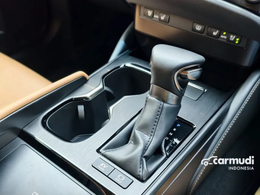 2023 Lexus ES 300h Ultra Luxury Sedan