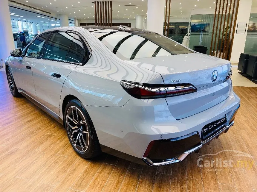 2025 BMW 750e xDrive M Sport Pure Excellence Sedan