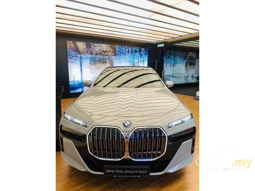 2025 BMW 750e xDrive M Sport Pure Excellence Sedan
