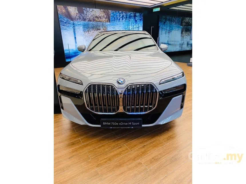2025 BMW 750e xDrive M Sport Pure Excellence Sedan