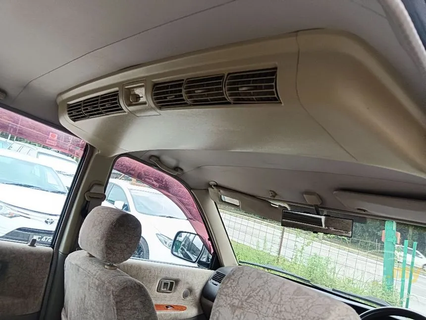 2004 Toyota Unser LGX MPV