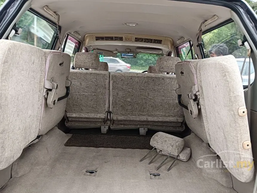2004 Toyota Unser LGX MPV