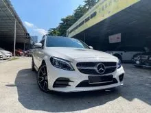 2018 Mercedes-Benz C300 2.0 AMG / 4MATIC / PANORAMIC ROOF / BURMESTER SOUND SYSTEM / POWER BOOT