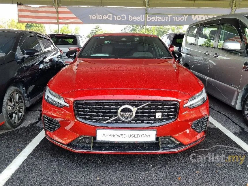 2022 Volvo S60 Recharge T8 R-Design Sedan