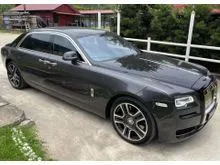 PARANORMAL BLACK PRE OWNED 2017 ROLLS ROYCE GHOST 6.6L V12 EWB LUXURY SEDAN HAND PAINTED COACHLINE BY MARK COURT BEST VERSION OF ITS NEW