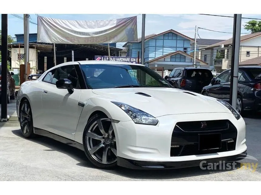 2011 Nissan GT-R Pure Edition Coupe