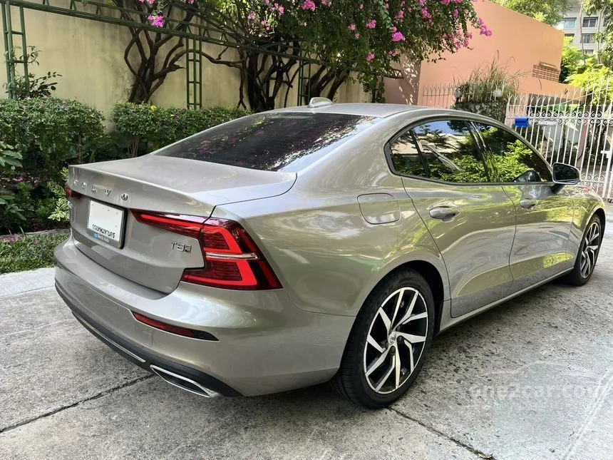 2020 Volvo S60 T8 Momentum Sedan