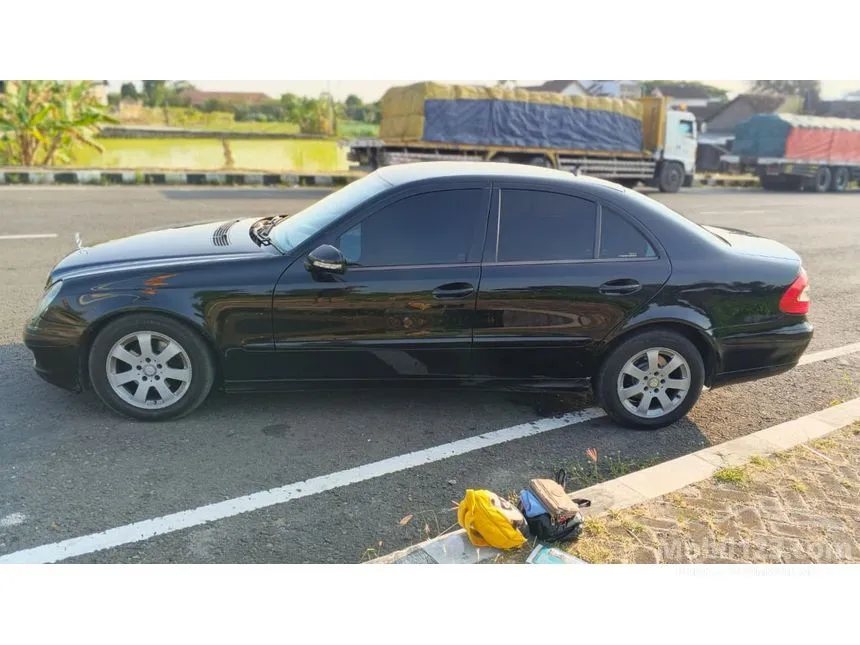 2009 Mercedes-Benz E200K Sedan