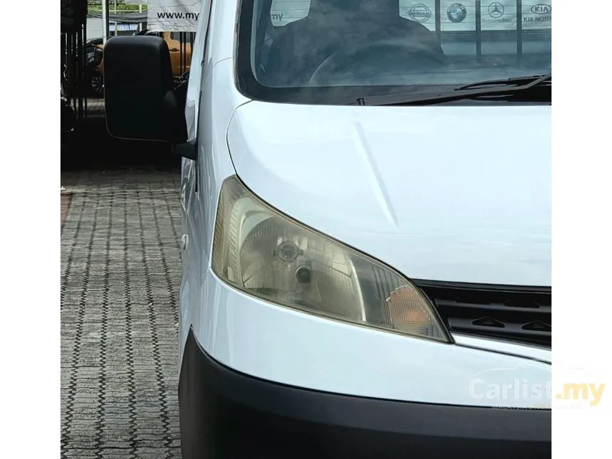 2013 Nissan NV200 Semi Panel Van
