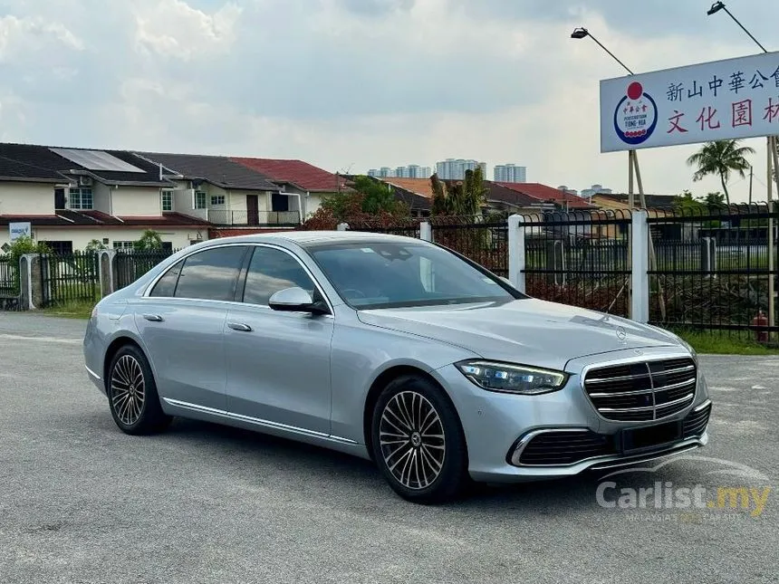 2022 Mercedes-Benz S580e Sedan