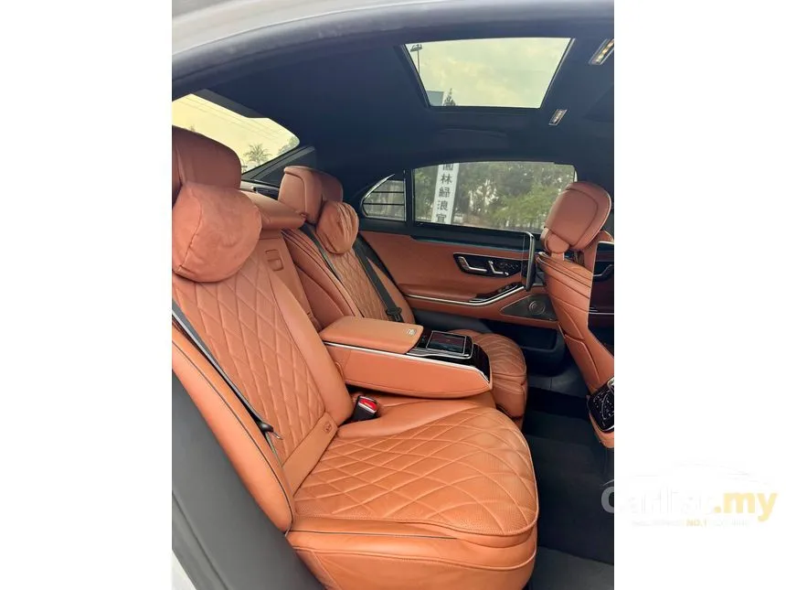 2022 Mercedes-Benz S580e Sedan