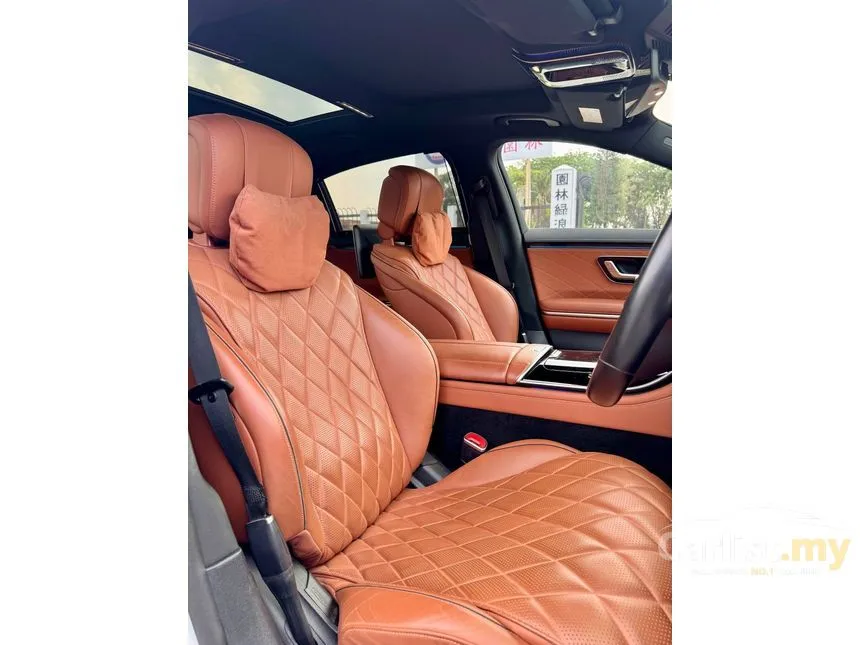 2022 Mercedes-Benz S580e Sedan