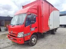 2021 Hino 300 XZC730R 18 kaki Container Box (PHE Brand Tailgate)
