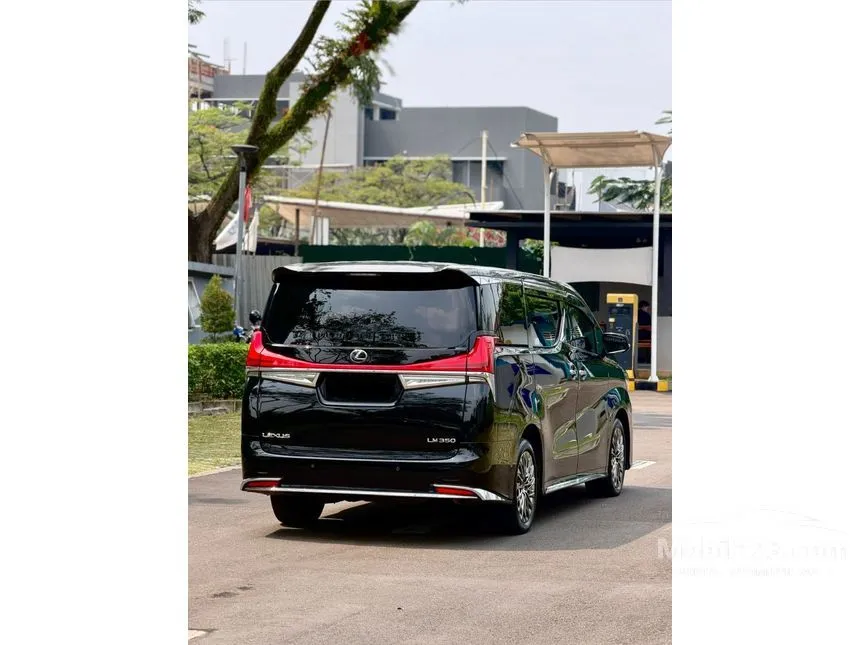 2021 Lexus LM 350 7 Seater MPV