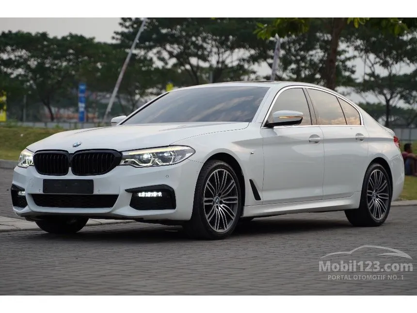 Jual Mobil BMW 530i 2019 M Sport 2.0 di DKI Jakarta Automatic Wagon Putih Rp 609.000.000