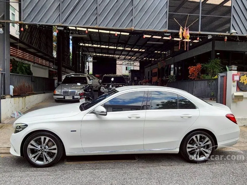 2020 Mercedes-Benz C300 e Avantgarde Sedan