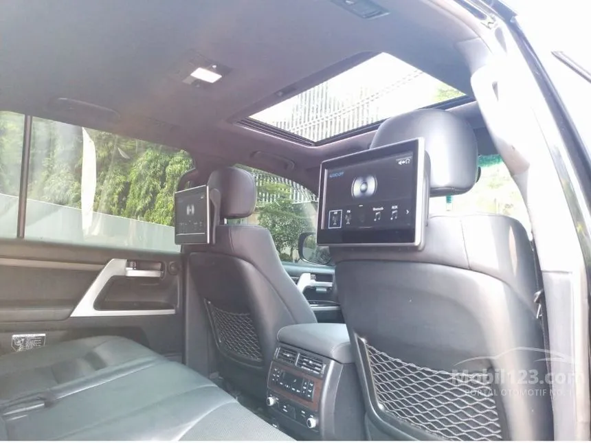 2020 Toyota Land Cruiser VX-R SUV