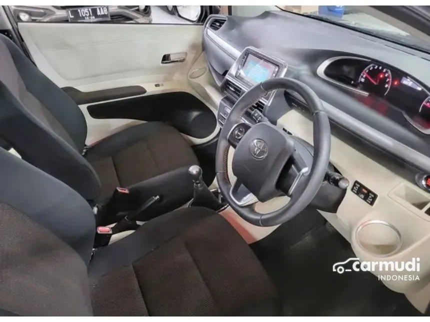 2016 Toyota Sienta V MPV