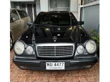 1997 Mercedes-Benz E230 2.3 W210 (ปี 95-03) 2.3 Avantgarde Sedan AT