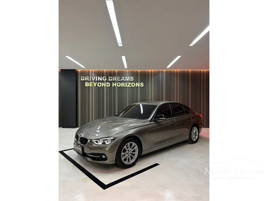 Jual Mobil BMW 320i 2018 Sport 2.0 di DKI Jakarta Automatic Sedan Silver Rp 430.000.000
