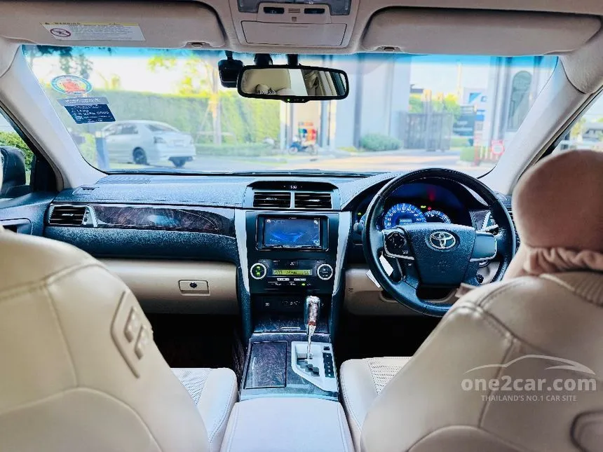 2012 Toyota CAMRY Hybrid Sedan