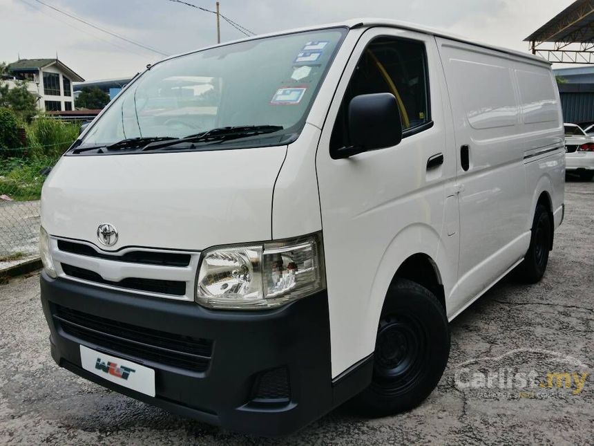 Toyota Hiace 2011 Panel 2.5 in Selangor Manual Van White 