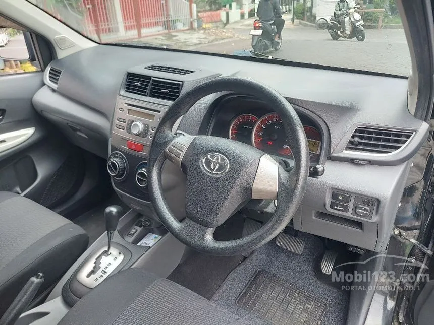 2012 Toyota Avanza Veloz MPV