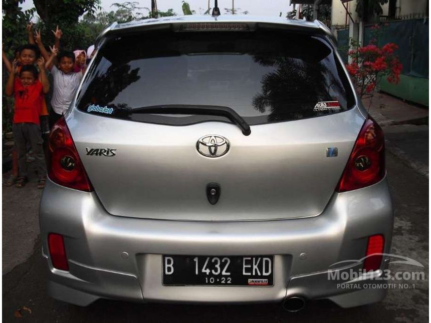 2012 Toyota Yaris E