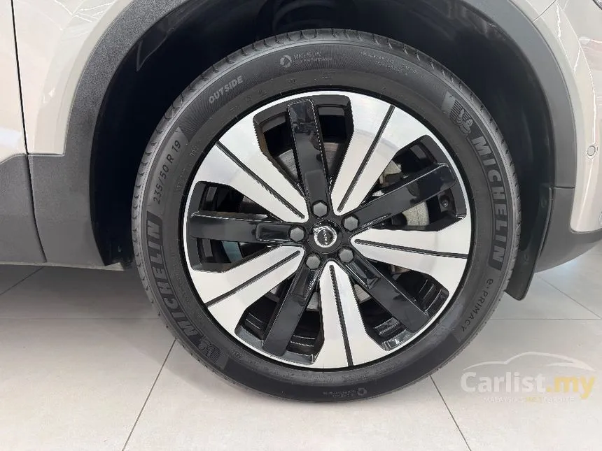 2023 Volvo XC40 Recharge T5 R-Design SUV