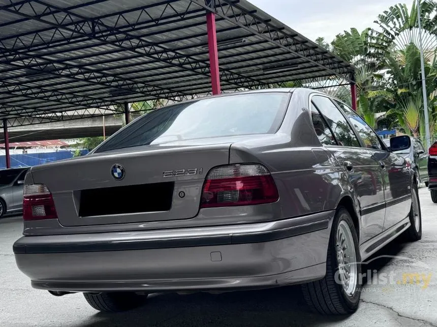 1999 BMW 523i Sedan