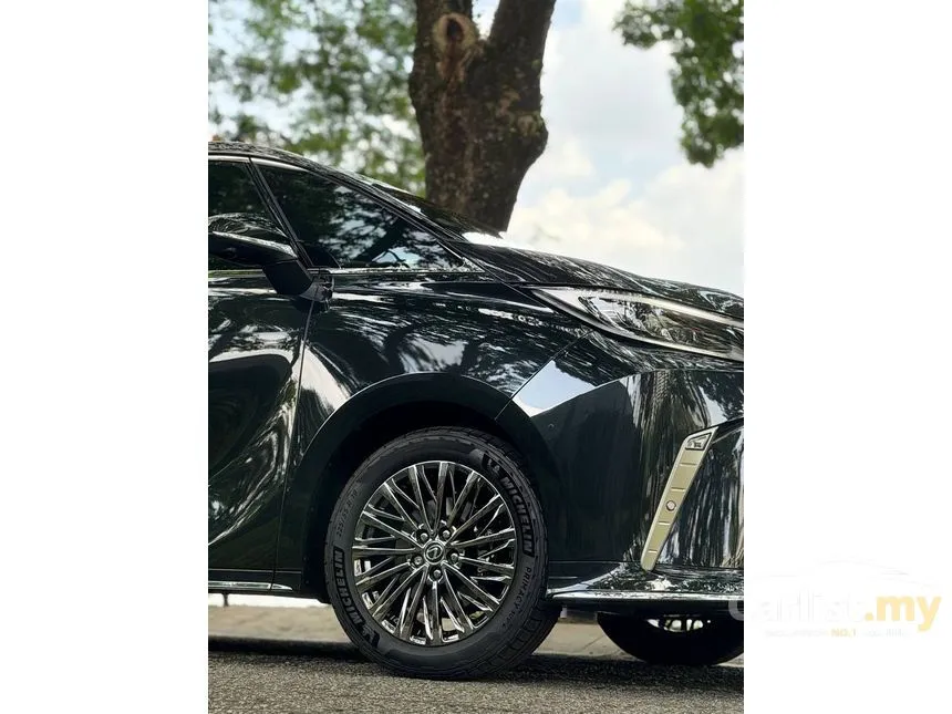 2025 Lexus LM 350h 7 Seater MPV
