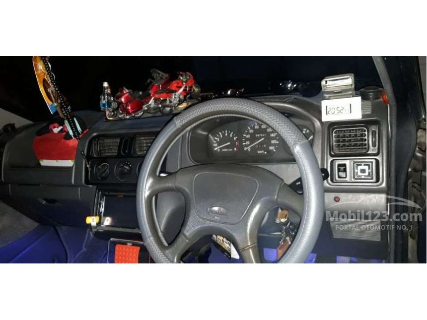 1999 Mitsubishi Kuda GLS MPV