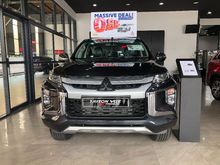 Mitsubishi Triton 2.4 VGT MT Premium Pickup Truck