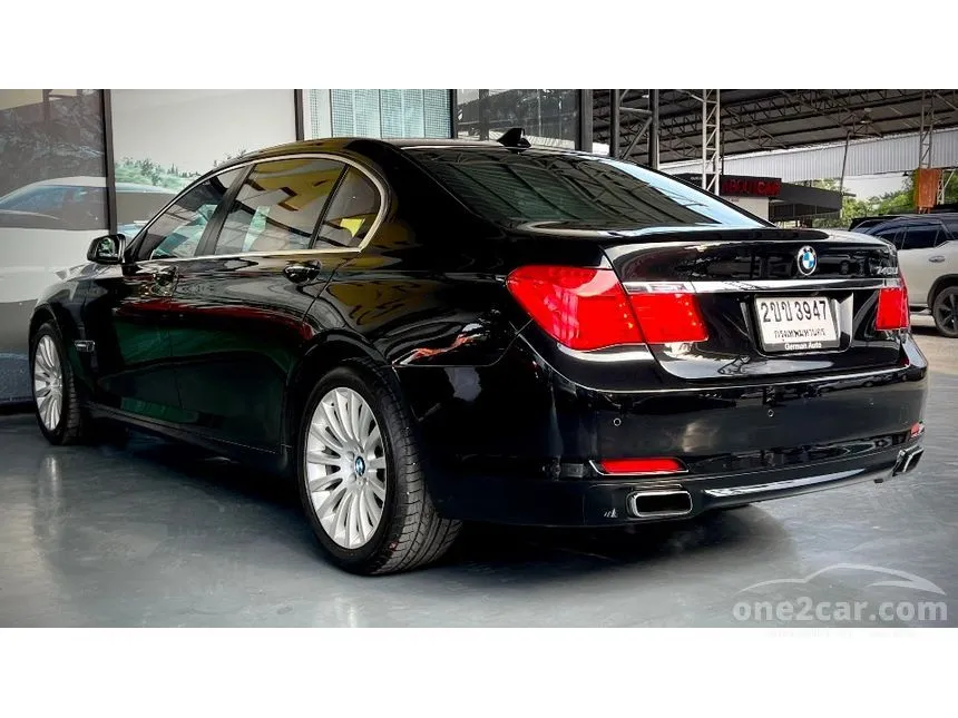 2013 BMW 740Li Sedan