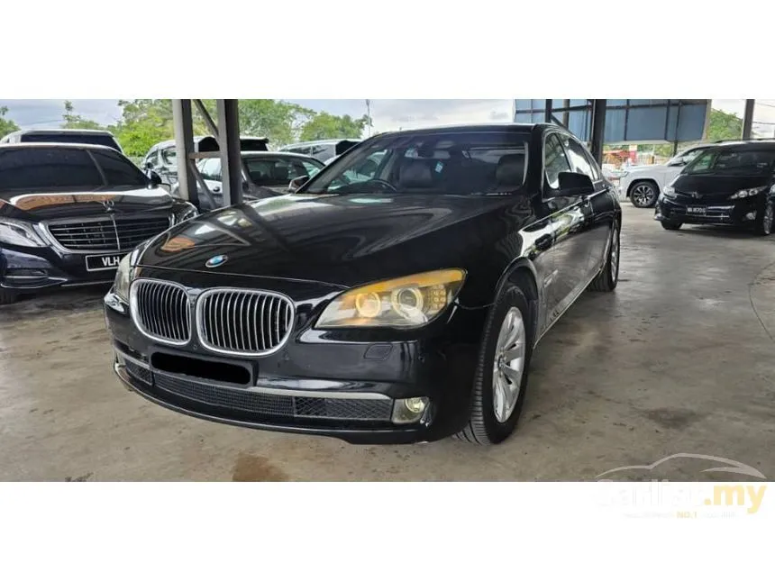 2010 BMW 730Li Sedan