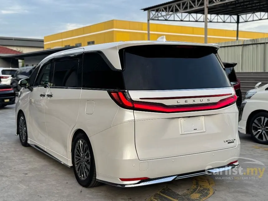 2025 Lexus LM 500h Version L 6 Seater MPV