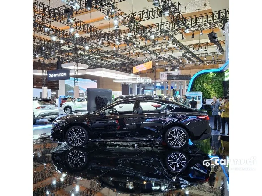 2025 Toyota Camry HEV Sedan