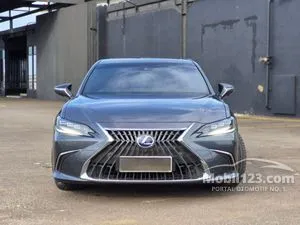 2022 Lexus ES 300h 2.5 Ultra Luxury Sedan