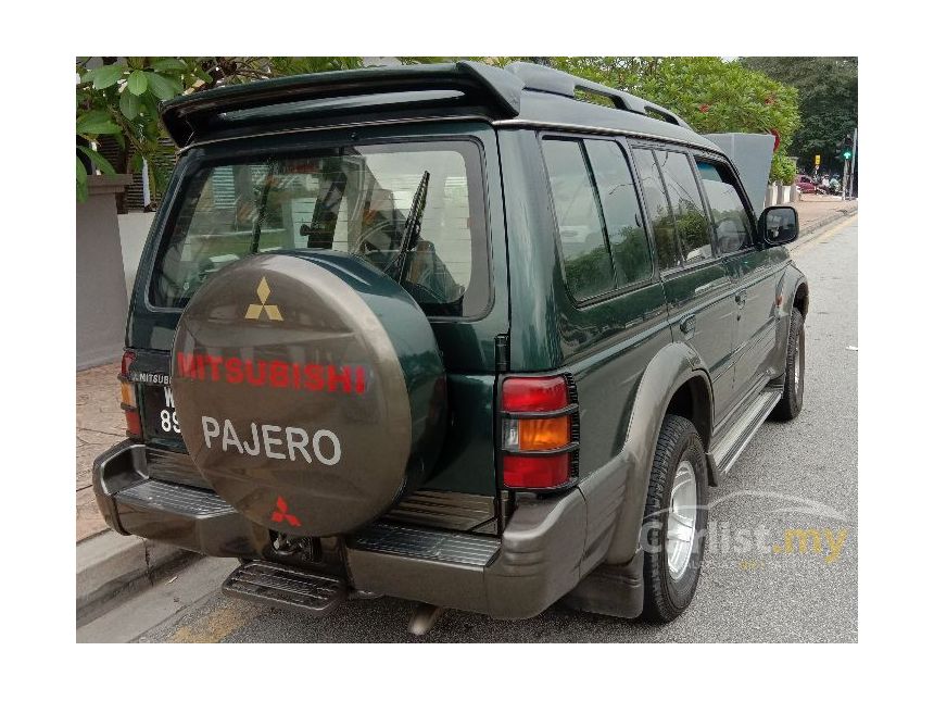 2002 Mitsubishi Pajero IO SUV