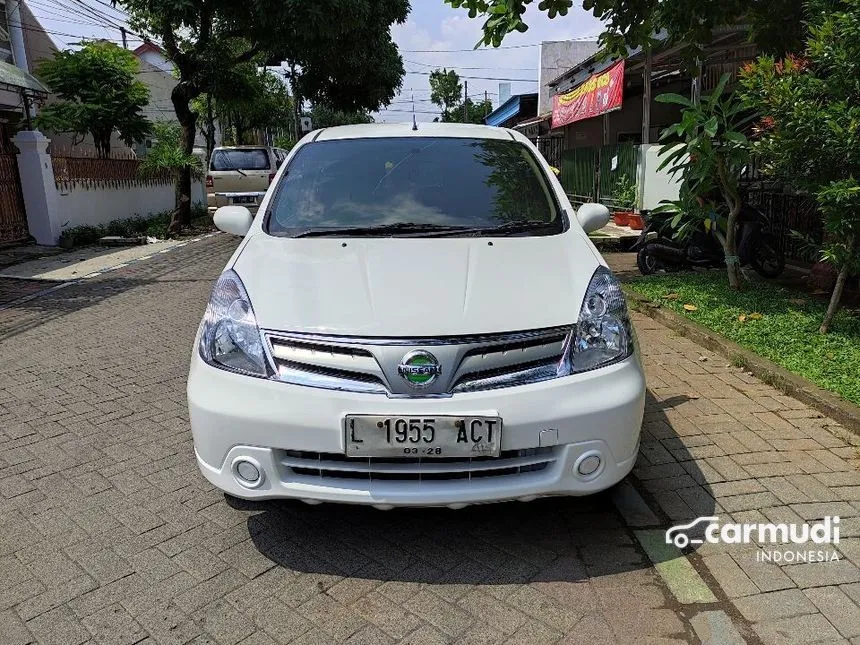 Jual Mobil Nissan Grand Livina 2013 SV 1.5 di Jawa Timur Manual MPV Putih Rp 100.000.000