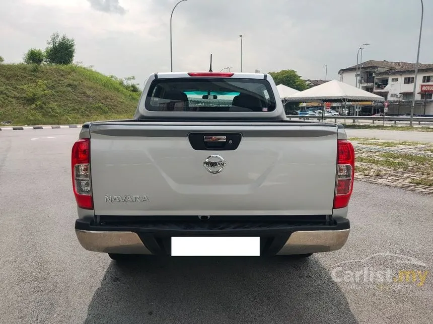 2017 Nissan Navara NP300 SE Dual Cab Pickup Truck
