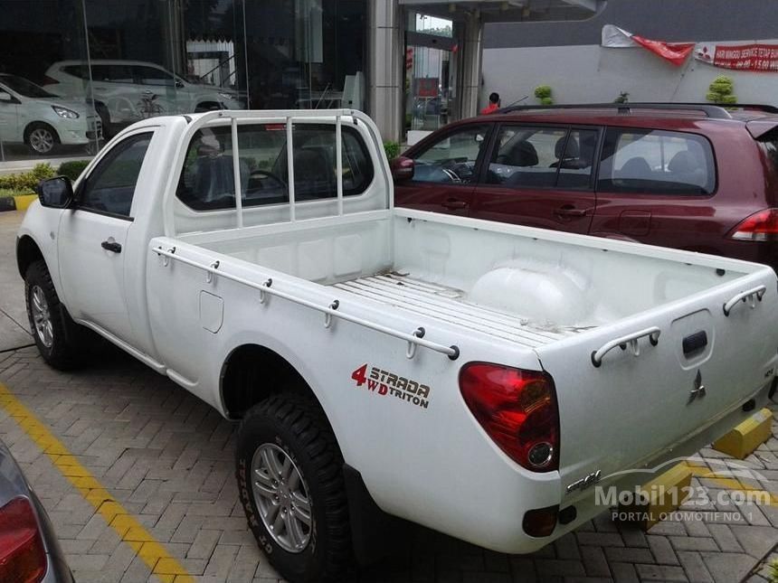 Jual Mobil Mitsubishi Strada Triton 2015 2 8l Double Cabin Na 2 8