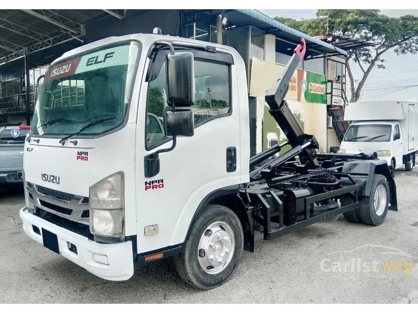 2013 Isuzu Elf NPR81 Lorry
