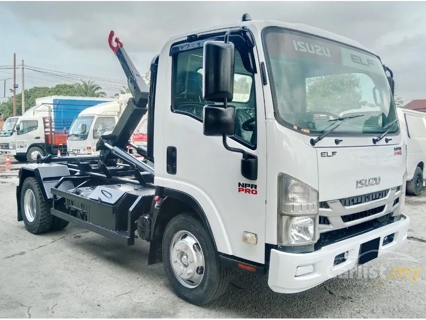 2013 Isuzu Elf NPR81 Lorry