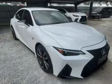 2023 Lexus IS300 2.0 F SPORT /RED INTERIOR/GRADE 4.5B 19K KM MILEAGE/UNREG