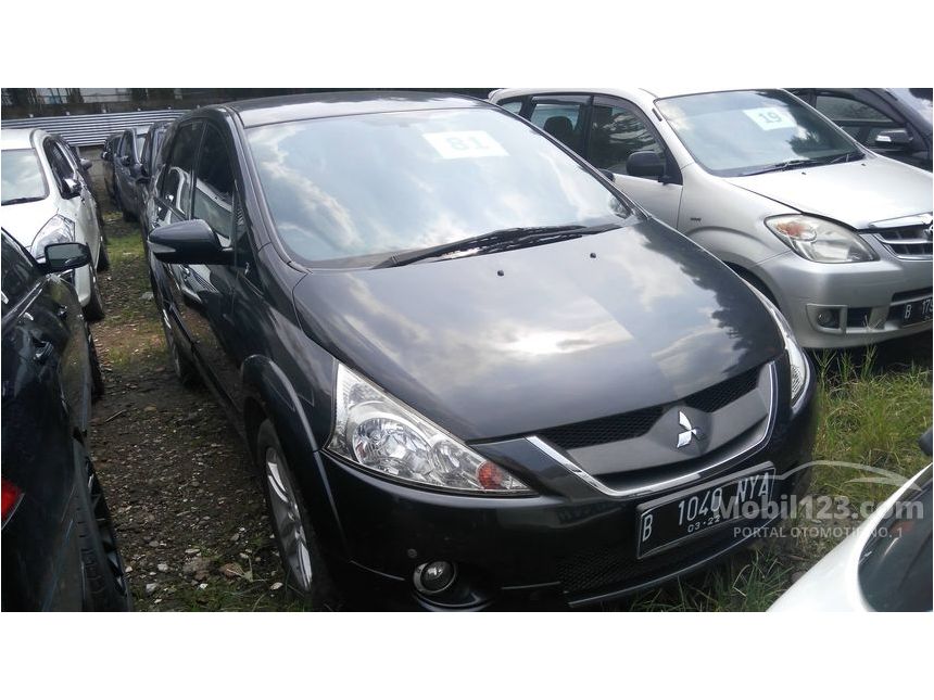 Jual Mobil Mitsubishi Grandis 2010 GT 2.4 di Banten 