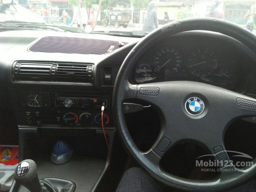 1995 BMW E34 530i Sedan