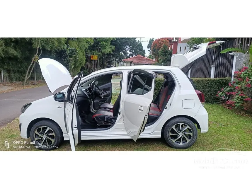 2017 Daihatsu Ayla R Deluxe Hatchback