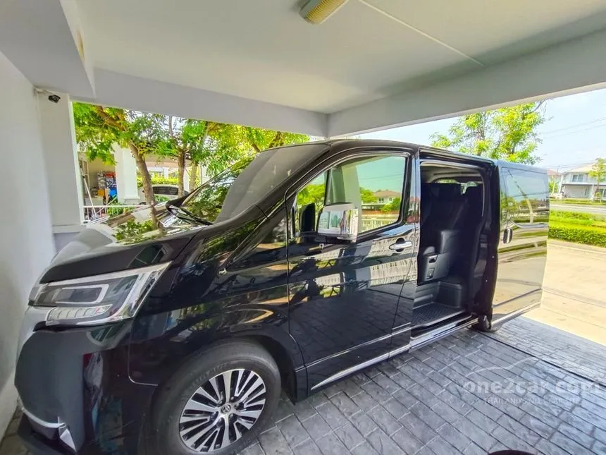 2020 Toyota Majesty Premium Van